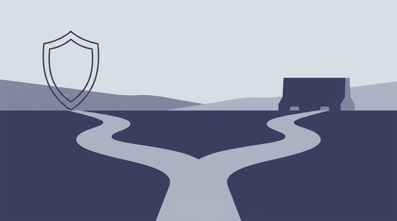 Ein Weg, der sich in zwei Routen zu Schild und Schranke teilt